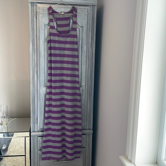 3/$15 Summer dress floor length size small - Picture 1 of 3